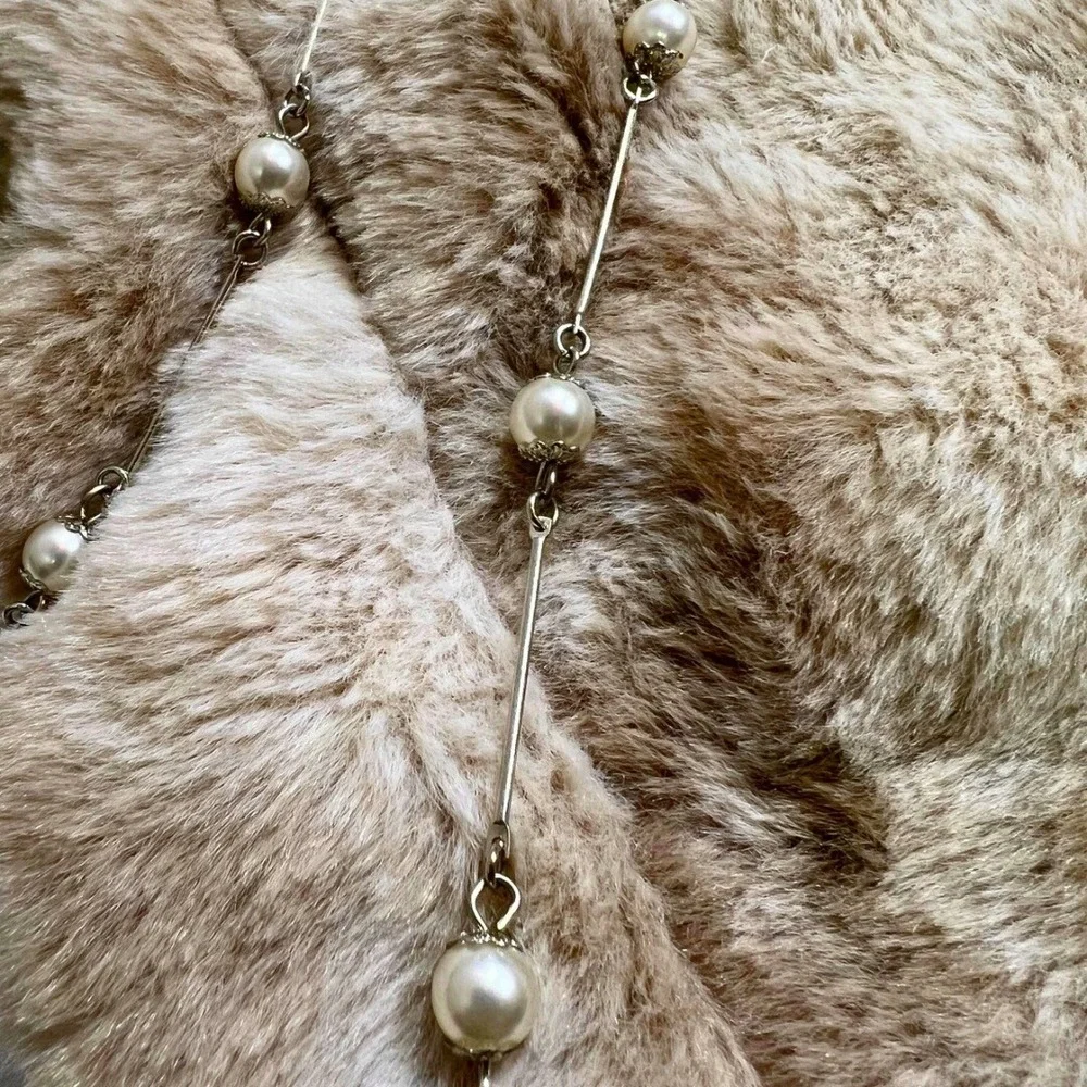 Women's Long Necklace,‎ Long Silver With Pearls, Costume Jewelry NWT